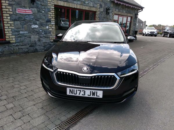 Skoda Octavia Hatchback, Petrol Hybrid, 2023, Black