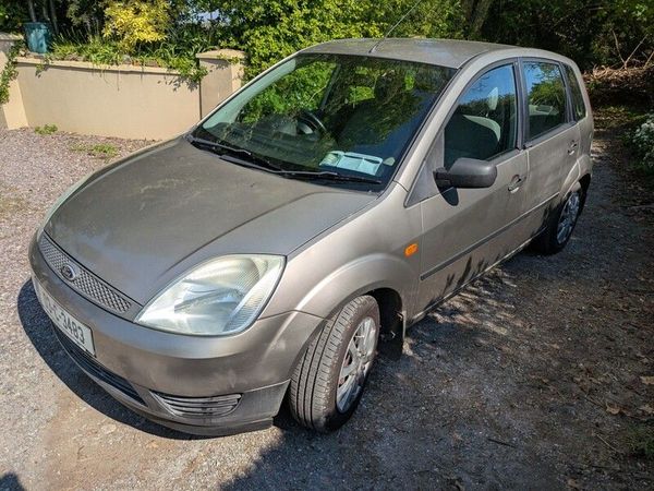 Ford Fiesta Hatchback, Petrol, 2003, Silver