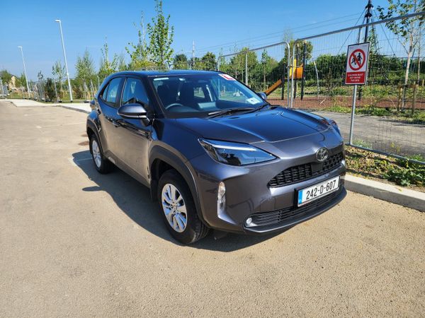 Toyota Yaris Cross Hatchback, Petrol Hybrid, 2024, Grey