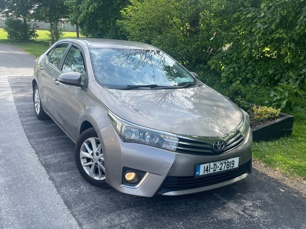 Toyota Corolla Saloon, Diesel, 2014, Bronze