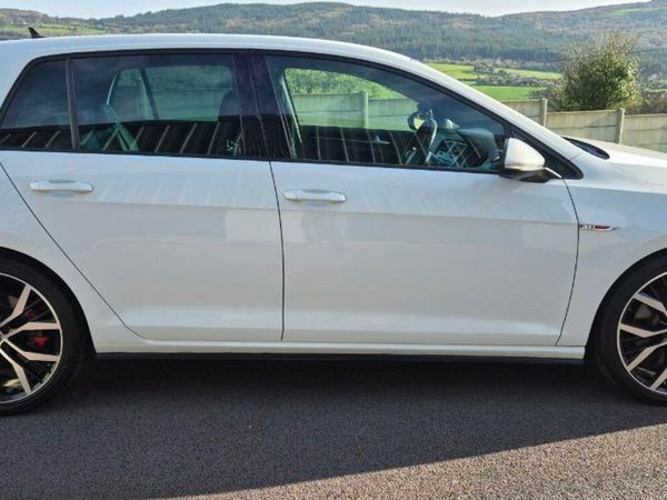 Volkswagen Golf Hatchback, Petrol, 2016, White