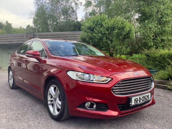 Ford Mondeo Hatchback, Diesel, 2015, Red