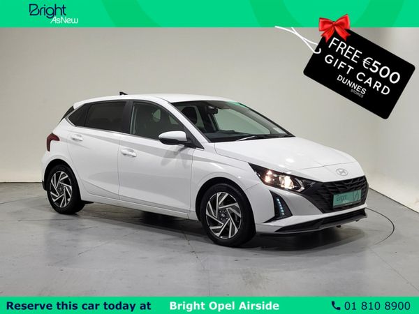 Hyundai i20 Hatchback, Petrol, 2024, White