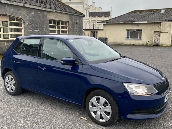 Skoda Fabia Hatchback, Petrol, 2016, Blue