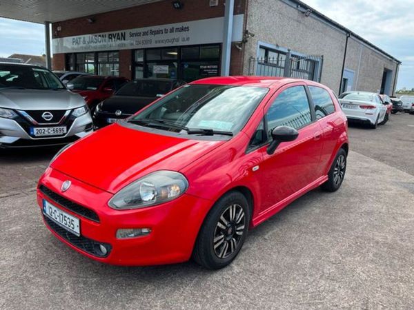Fiat Punto Hatchback, Petrol, 2012, Red