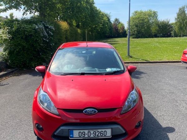 Ford Fiesta Hatchback, Petrol, 2009, Red
