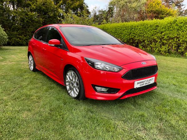 Ford Focus Hatchback, Diesel, 2017, Red