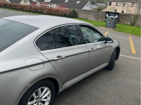 Volkswagen Passat Saloon, Diesel, 2017, Grey