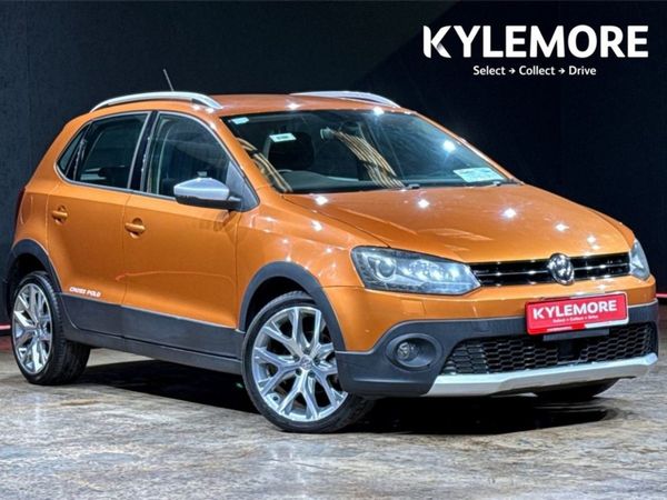 Volkswagen Polo Hatchback, Petrol, 2017, Gold