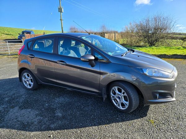 Ford Fiesta Hatchback, Petrol, 2016, Grey