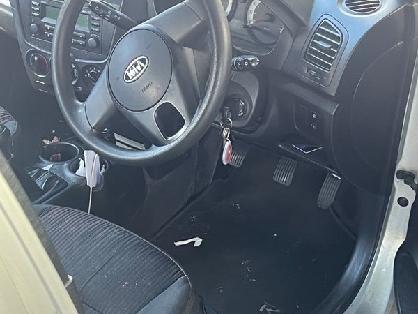 Kia Picanto Hatchback, Petrol, 2010, Silver