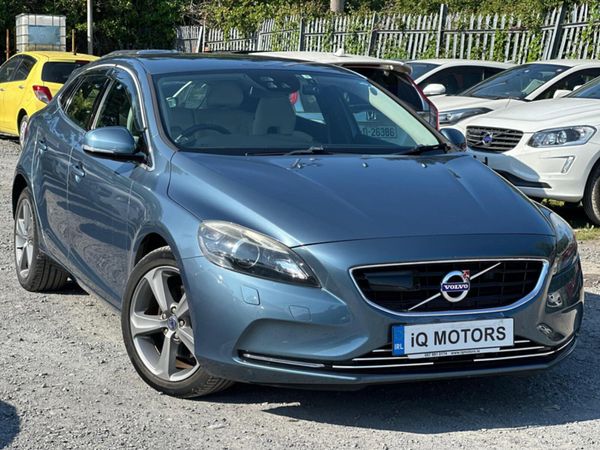 Volvo V40 Hatchback, Petrol, 2013, Blue