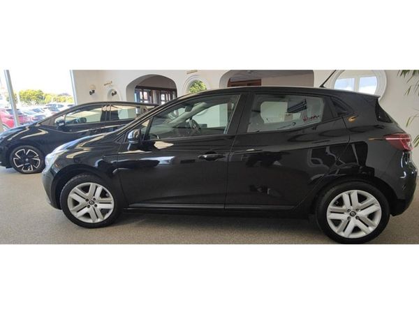 Renault Clio Hatchback, Petrol, 2022, Black