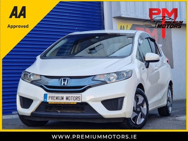Honda Fit Hatchback, Petrol Hybrid, 2014, White