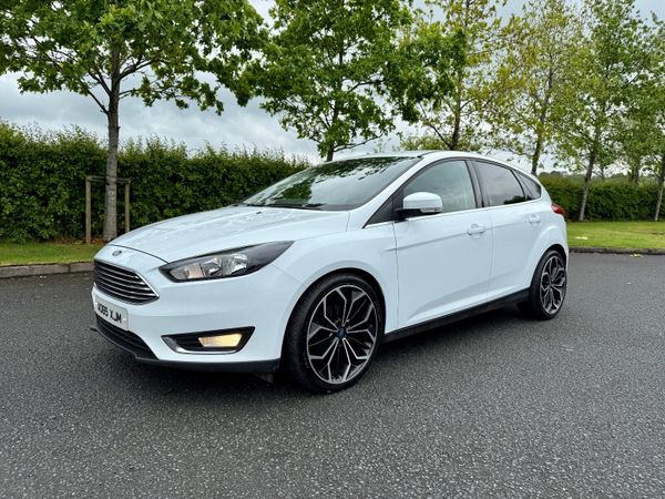 Ford Focus Hatchback, Diesel, 2015, White