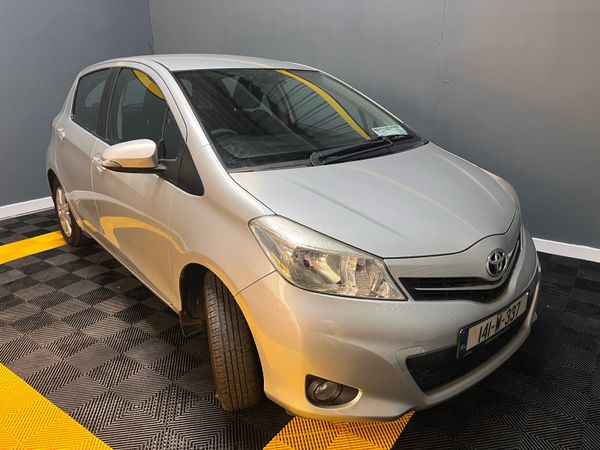 Toyota Yaris Hatchback, Petrol, 2014, Silver