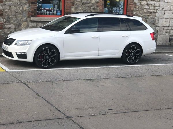 Skoda Octavia Estate, Diesel, 2014, White