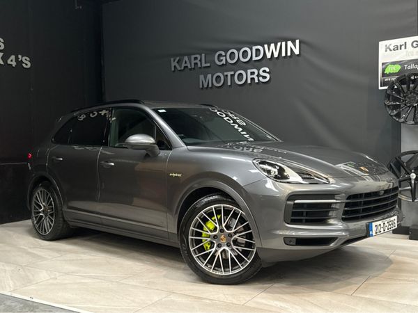 Porsche Cayenne SUV, Petrol Plug-in Hybrid, 2021, Grey