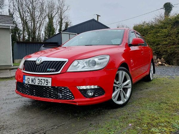 Skoda Octavia Hatchback, Diesel, 2012, Red