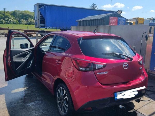 Mazda Mazda2 Hatchback, Petrol, 2015, Red