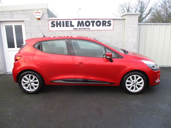 Renault Clio Hatchback, Diesel, 2018, Red