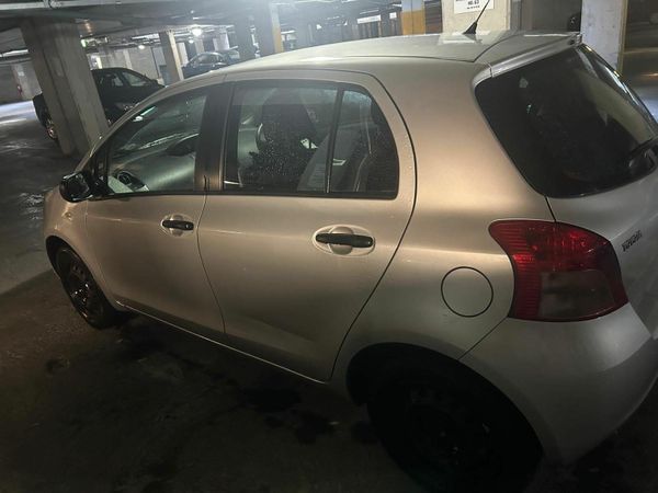 Toyota Yaris Hatchback, Petrol, 2007, Silver