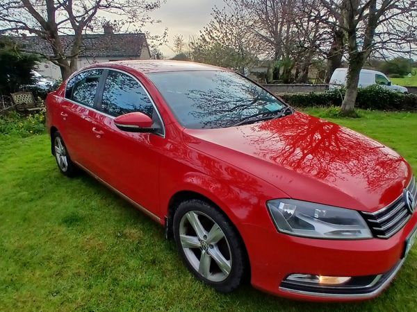 Volkswagen Passat Saloon, Diesel, 2012, Red