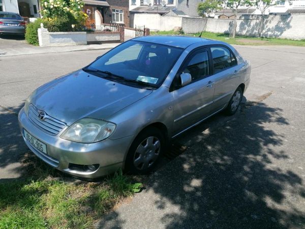 Toyota Corolla Saloon, Diesel, 2005, Silver