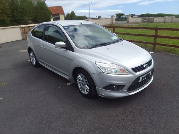 Ford Focus Hatchback, Diesel, 2010, Silver