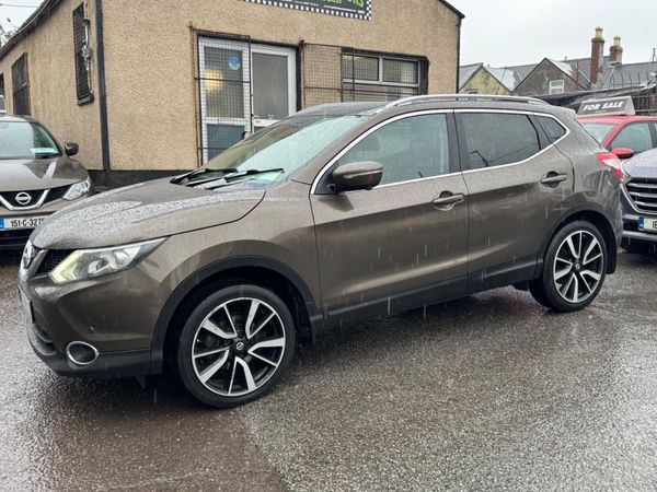 Nissan Qashqai Hatchback, Diesel, 2014, Brown