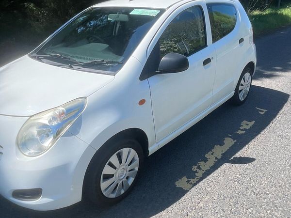Suzuki Alto Hatchback, Petrol, 2013, White