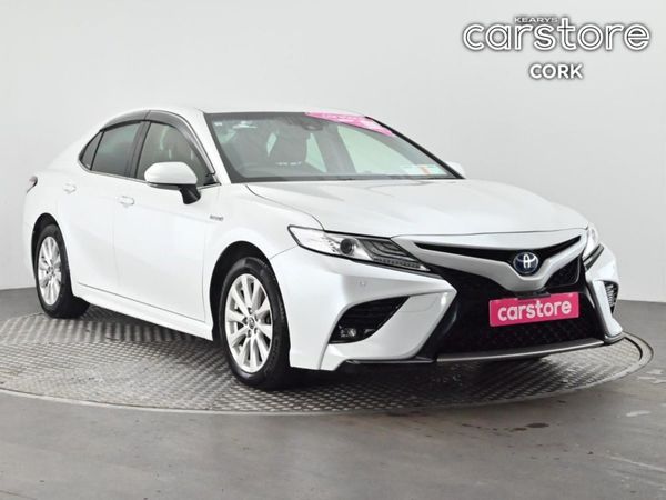 Toyota Camry Saloon, Petrol Hybrid, 2019, White