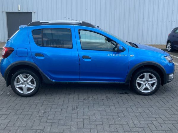 Dacia Sandero Stepway Hatchback, Diesel, 2016, Blue