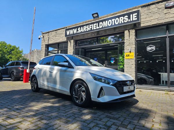 Hyundai i20 Hatchback, Petrol, 2021, White