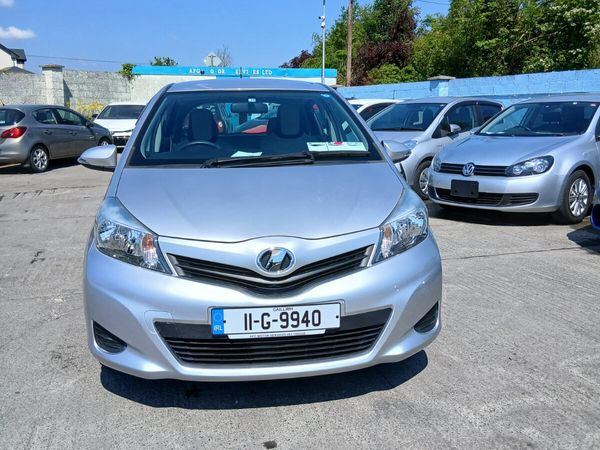 Toyota Vitz Hatchback, Petrol, 2011, Silver