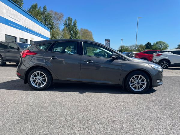 Ford Focus Hatchback, Diesel, 2017, Grey