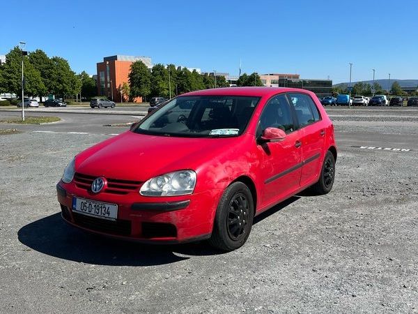 Volkswagen Golf Hatchback, Petrol, 2005, Red