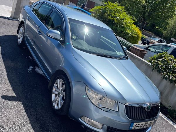 Skoda Superb Hatchback, Diesel, 2009, Grey