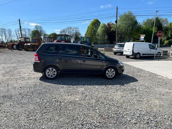 Vauxhall Zafira MPV, Diesel, 2012, Grey