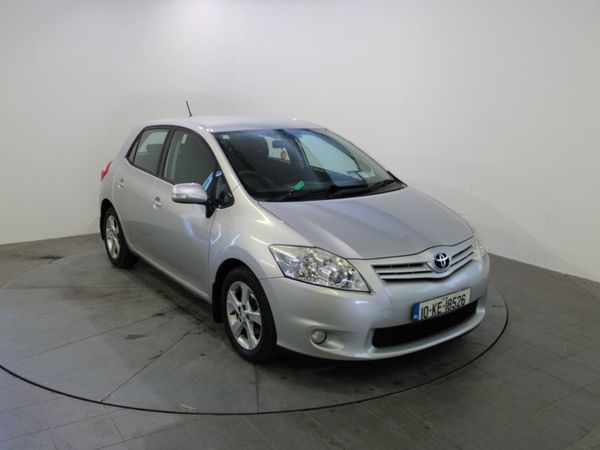 Toyota Auris Hatchback, Petrol, 2010, Silver
