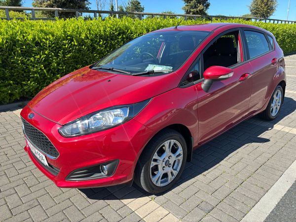 Ford Fiesta Hatchback, Petrol, 2017, Red