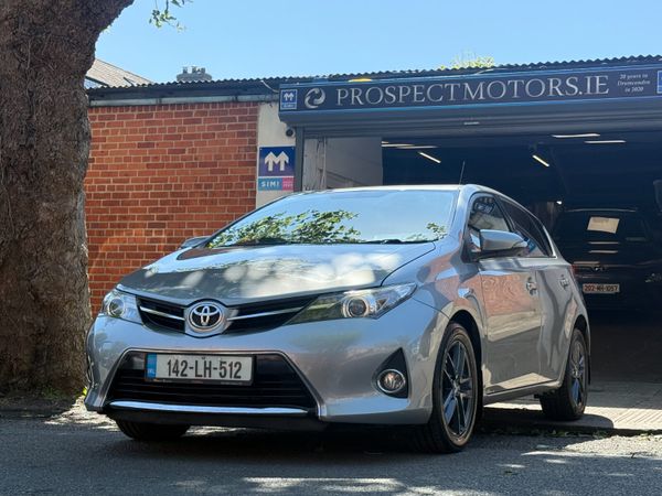 Toyota Auris Hatchback, Diesel, 2014, Grey