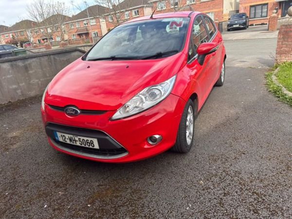 Ford Fiesta Hatchback, Diesel, 2012, Red