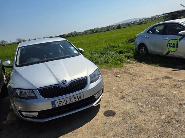 Skoda Octavia Saloon, Diesel, 2015, Silver