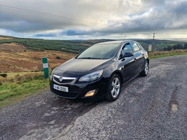 Vauxhall Astra Hatchback, Diesel, 2011, Black