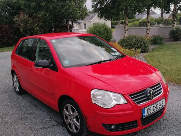 Volkswagen Polo Hatchback, Petrol, 2008, Red