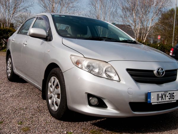 Toyota Corolla Saloon, Diesel, 2011, Silver