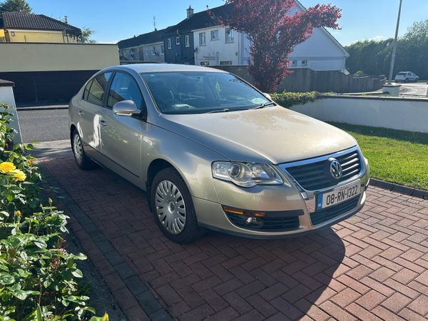 Volkswagen Passat Saloon, Diesel, 2008, Beige
