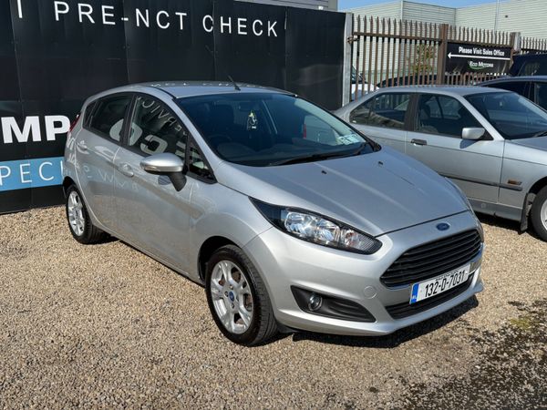Ford Fiesta Hatchback, Petrol, 2013, Silver