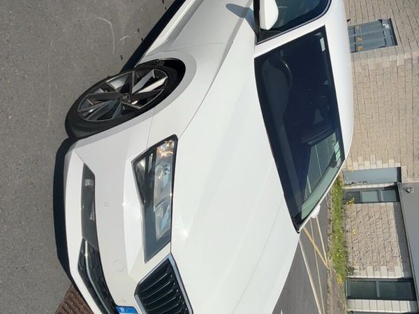 Skoda Superb Hatchback, Diesel, 2016, White